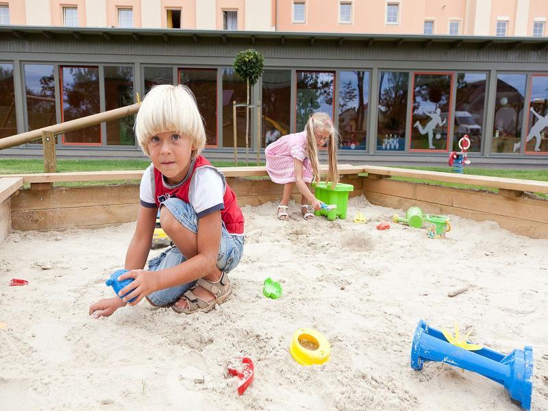 Jufa Hotel Weinviertel - Eselsmuehle Зеефельд Экстерьер фото