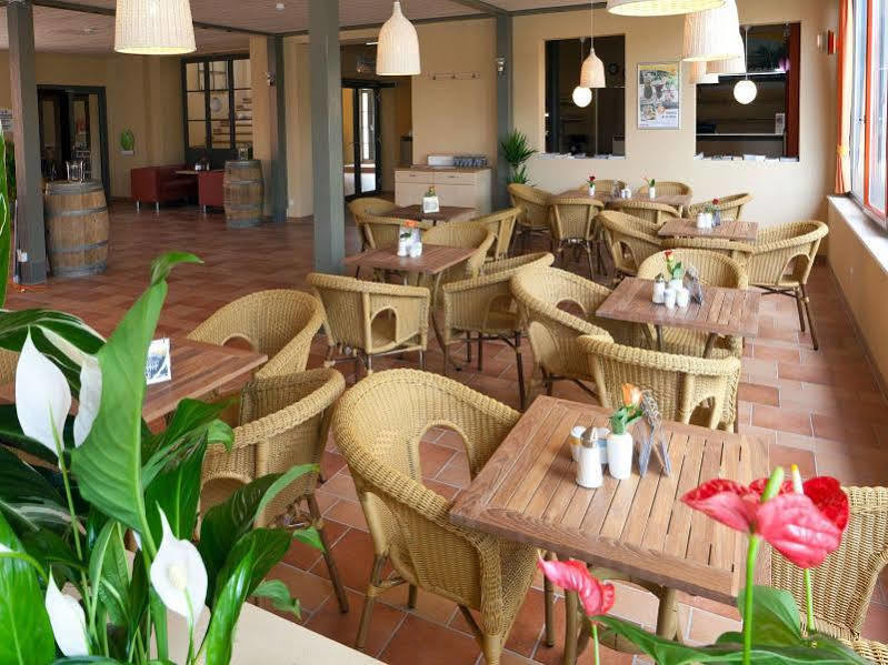 Jufa Hotel Weinviertel - Eselsmuehle Зеефельд Экстерьер фото