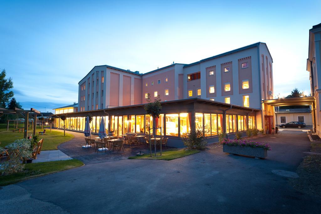Jufa Hotel Weinviertel - Eselsmuehle Зеефельд Экстерьер фото