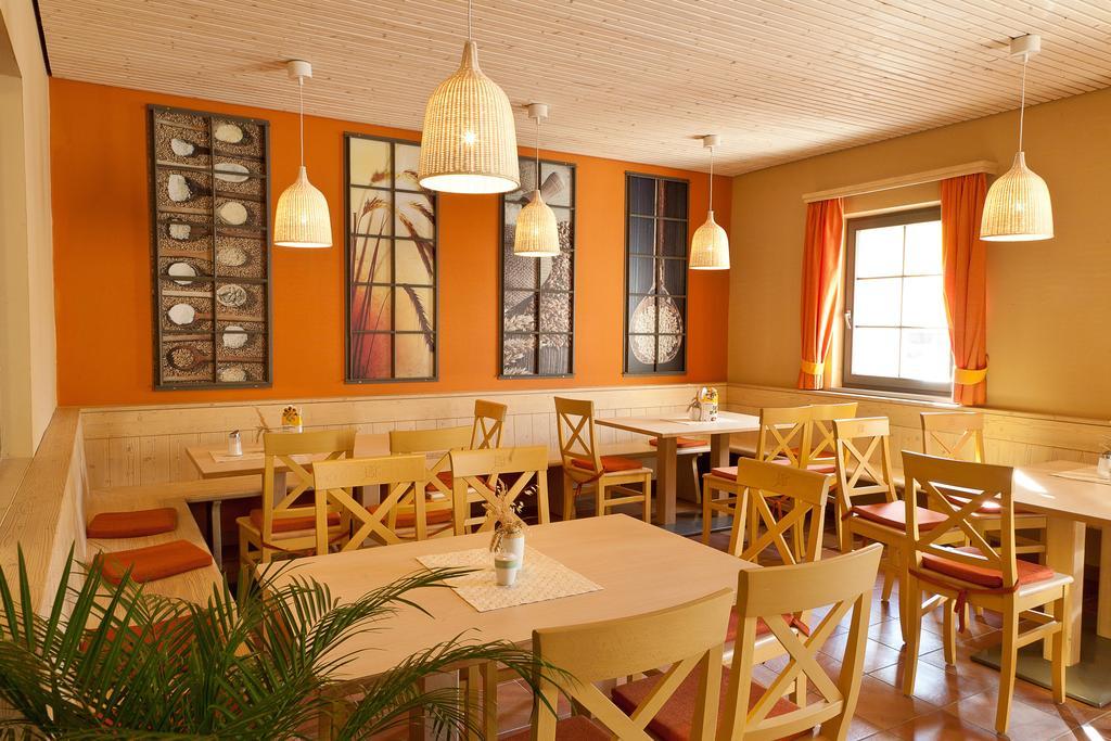 Jufa Hotel Weinviertel - Eselsmuehle Зеефельд Экстерьер фото
