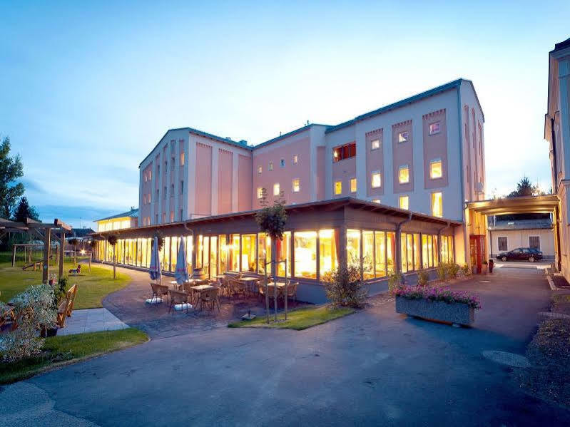 Jufa Hotel Weinviertel - Eselsmuehle Зеефельд Экстерьер фото